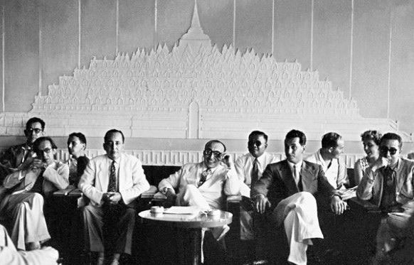 Cezayirli, Tunuslu ve Faslı delegeler Bandung Konferansı’nda (Fotoğraf: Algeria 360, 2017).