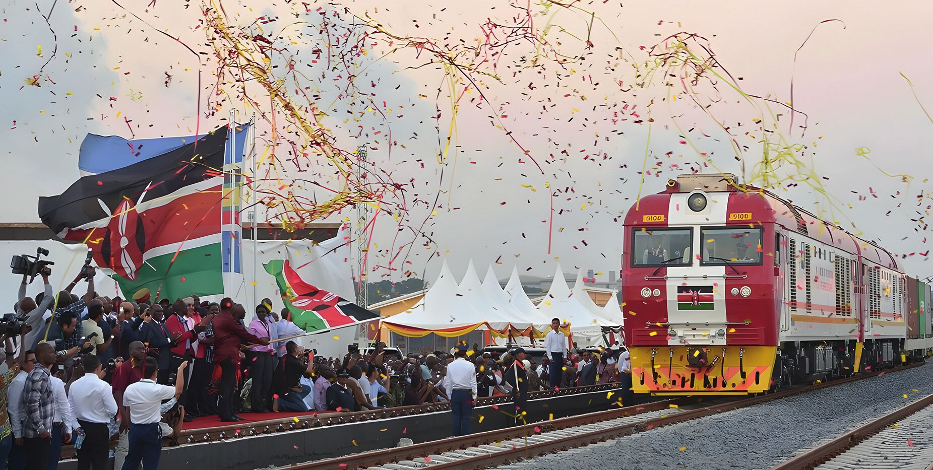 Kenya’nın bağımsızlıktan bu yana en büyük altyapı projesi olan, Çin yapımı Mombasa-Nairobi Standart Hat Demiryolu 30 Mayıs 2017’de açıldı (Fotoğraf: Global Times, 2022).