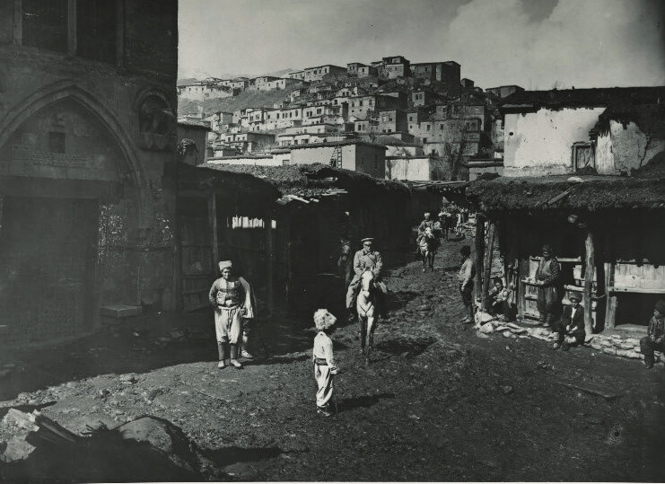 1. Dünya Savaşı’nda Rus işgali sırasında Erzurum sokaklarından bir kare. Yıl: 1916.