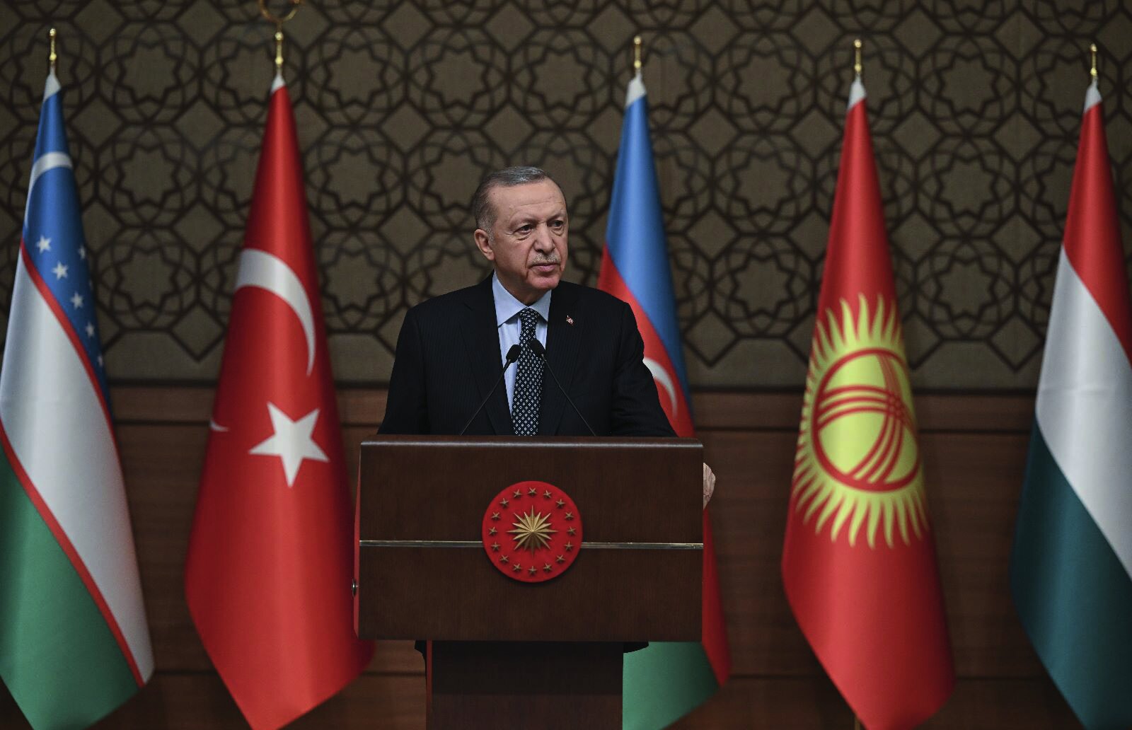 Cumhurbaşkanı Recep Tayyip Erdoğan, Türk Devletleri Teşkilatı’nın artık çözüm üretemeyen uluslararası sistemin yeni sinerji merkezi olduğunu belirtti (Fotoğraf: TCCB, 2023).